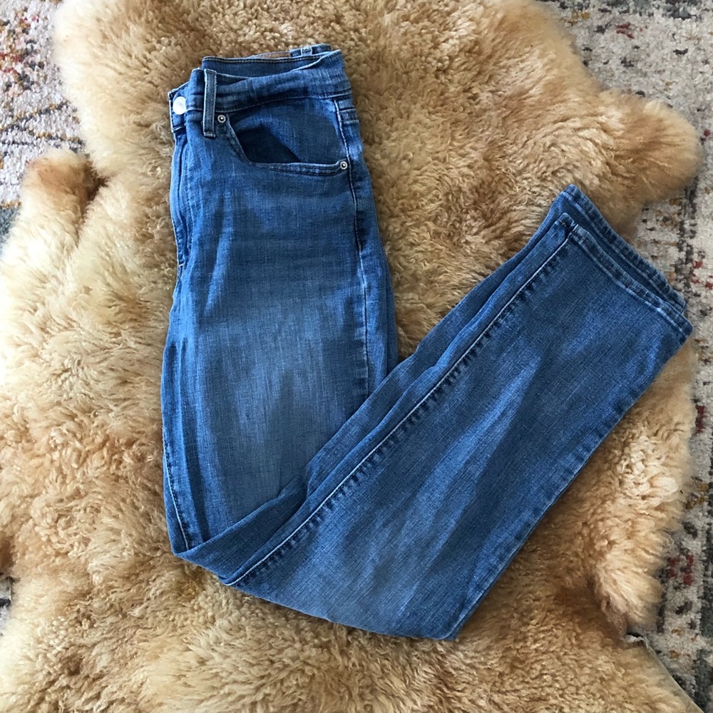 Levi’s 724 High-Rise Straight Leg Jeans